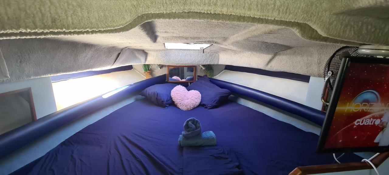 圣阿德里安-德贝索斯 Boat To Sleep In Barcelona酒店 外观 照片